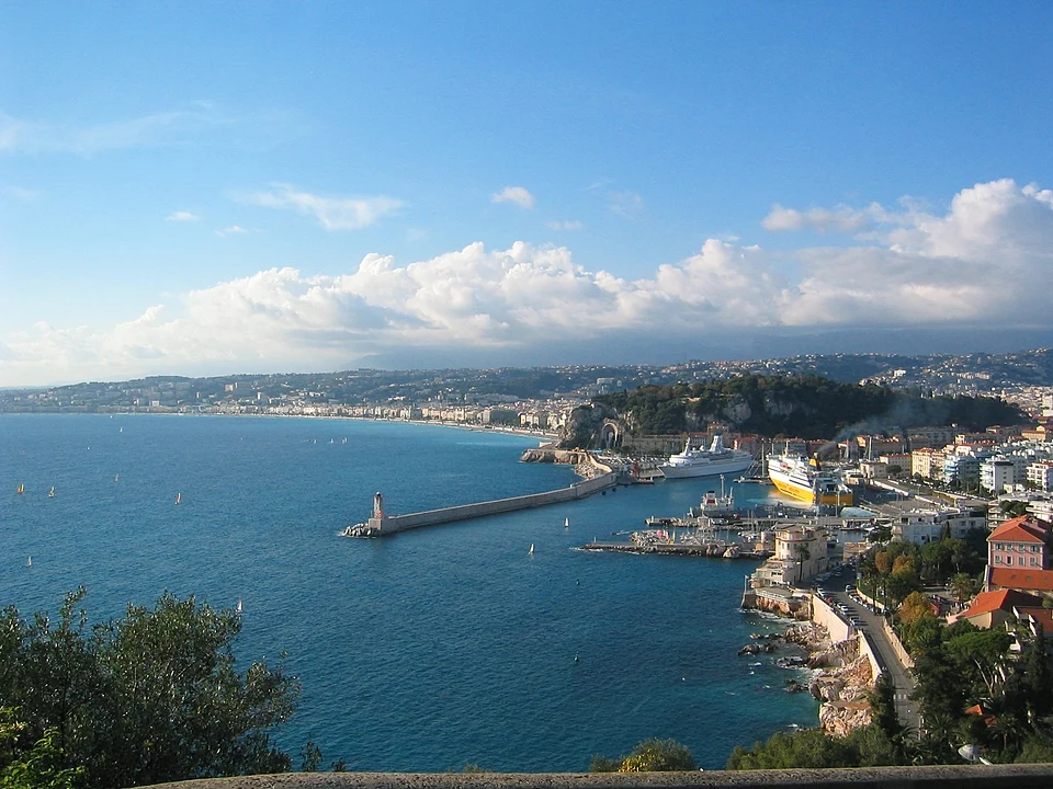 Le port de Nice sur la Côte d’Azur