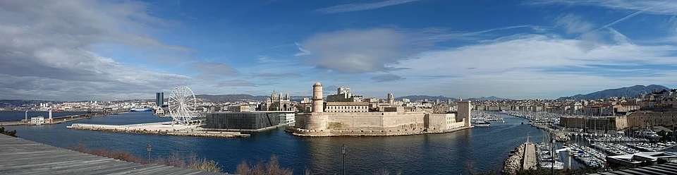 Vue sur Marseille depuis le parc du Pharo