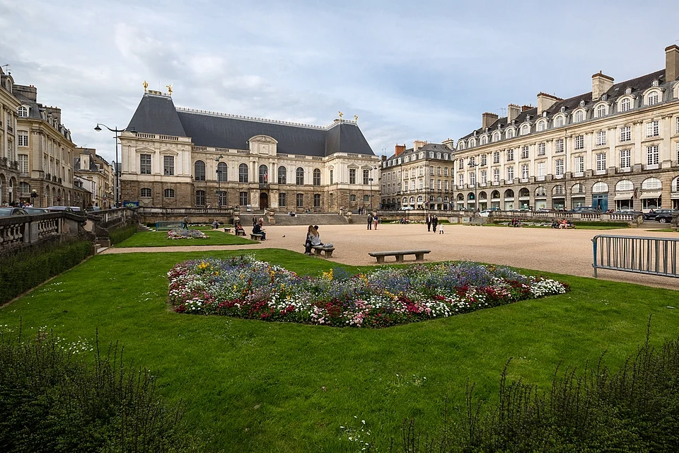 Vue de la place du Parlement de Bretagne à Rennes