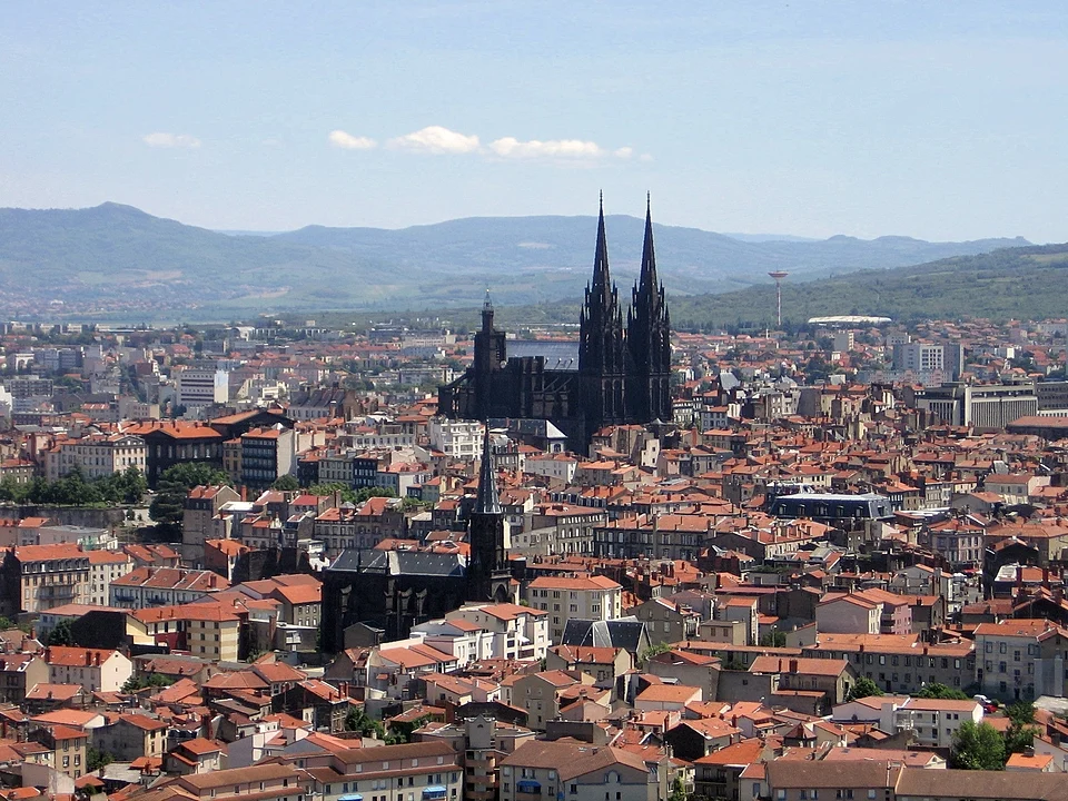 Vue de Clermont-Ferrand depuis le parc de Montjuzet