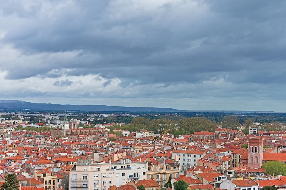 Vue du centre de Perpignan depuis le palais des Rois de Majorque